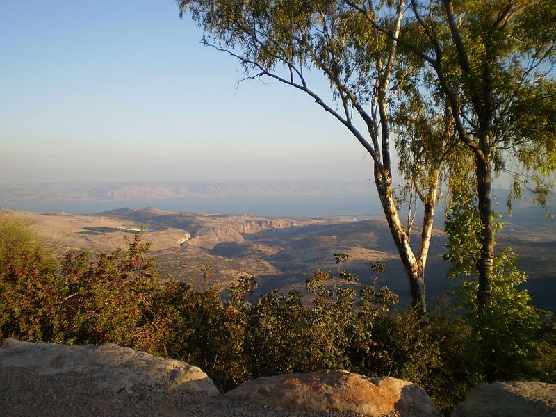 File:Amirim, view of Kinneret.JPG