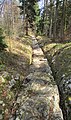 Vestiges de l'ancienne voie romaine à Ballaigues: les ornières creusées dans la pierre par les roues des chariots montrent que ce chemin était utilisé depuis l'Antiquité.