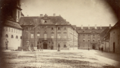 Místodržitelský palác a kašna před ním v roce 1867