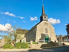 L’église Saint-Pierre de Créhen dans les Côtes d’Armor (vue Nord et Ouest).