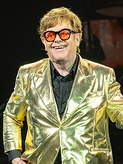 Elton John vuonna 2023.