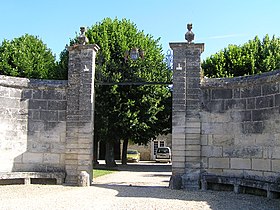 L'entrée de la mairie de Gondeville