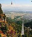 御在所ロープウエイと菰野町の街並みと伊勢湾