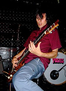 Ken Stringfellow rockstar pose 2005.jpg