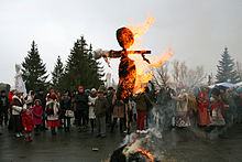 Burning the straw effigy of Marzanna, on Maslenitsa holiday, in Belgorod Maslenitsa in Belgorod 2015 28.JPG