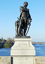 Statue du général Nicolas Joseph Beaurepaire