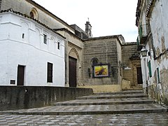 Lateral de la iglesia.