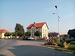 Petrijevci, zgrada općine