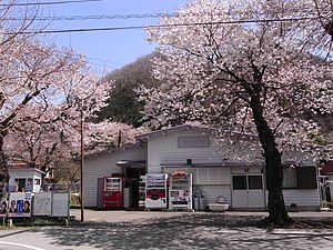 田野倉站 （2009年4月3日攝）