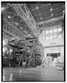 VIEW OF FATIGUE TESTING STATION. - Wright-Patterson Air Force Base, Area B, Building 65, Static Structural Test Laboratory, Between Eleventh and Twelfth Streets, Dayton, HAER OHIO, 29-DAYT.V, 1F-7