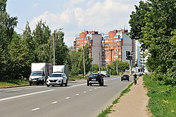 Начальный участок улицы Сафиуллина: вид в сторону проспекта Победы (июнь 2019)