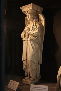 Ange cariatide armé (1891-1895), modèle en plâtre, Lyon, basilique Notre-Dame de Fourvière.