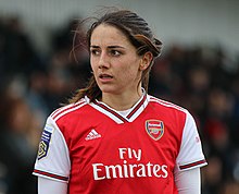 Photographie de la joueuse néerlandaise Daniëlle van de Donk avec le maillot du club d'Arsenal.