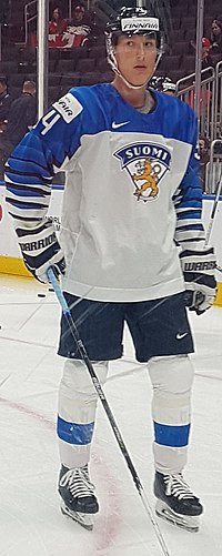 Aatu Räty alle 20-vuotiaiden MM-finaaliottelussa Kanadaa vastaan vuonna 2022.