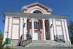 Здание бывшего кинотеатра "Родина"
