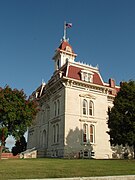 Sideview of the courthouse.