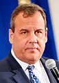 Chris Christie, gouverneur du New Jersey depuis 2010. Il se déclare candidat le 30 juin 2015[52] et quitte la course le 10 février 2016[53]. Il appelle à voter pour Donald Trump le 26 février suivant[54].