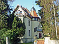 Villa mit Einfriedung