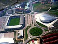 Sardinero estadioa eta Santanderko Kirol Jauregiaren aireko ikuspegia.