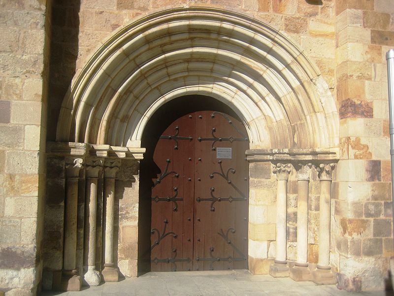 Archivo:Iglesia de San Esteban (Zamora)-3.JPG