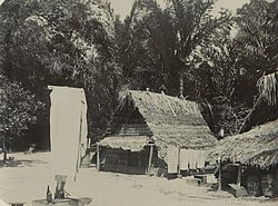 Opferplatz in Manlobi, 1903