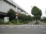 側道沿いに整備されている環境施設帯（埼玉県草加市）