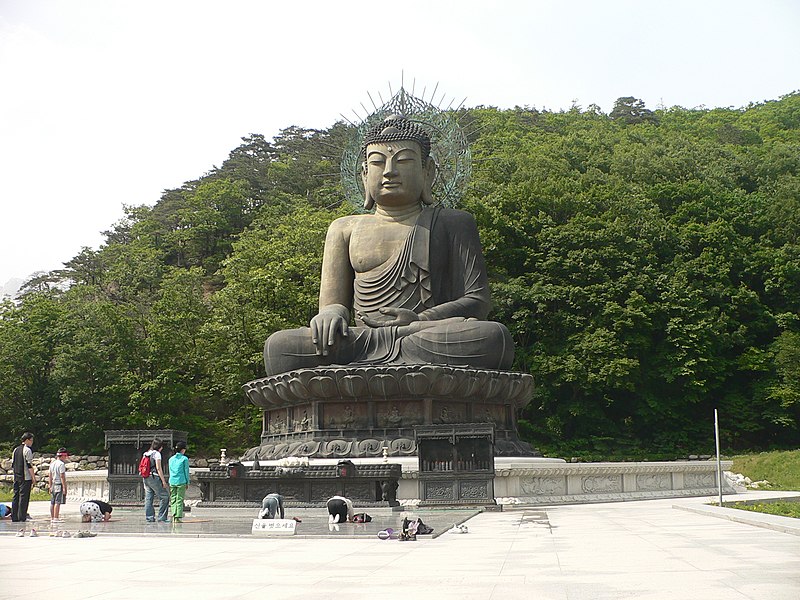 ファイル:Korea-Seoraksan-Buddha-Statue-02.jpg