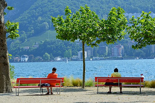 Vaasde Šveitsis olevale Lugano järvele