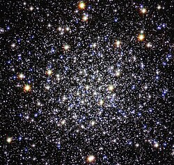 Messier 12 soos afgeneem deur die Hubble-ruimteteleskoop. (Bron: Nasa/STScI/WikiSky)
