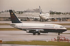 N125GU, le Boeing 737-200 impliqué, ici en mars 1995, cinq mois avant l'accident.