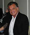 Ray Wise interprète le principal Campbell