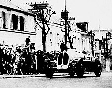 Robert Benoist dix ans plus tard, vainqueur cette fois sur Bugatti T53 (4WD), pour la dernière course.