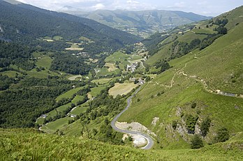 Sainte-Engrâce et la vallée d'Uhaïtxa, dans les Pyrénées. (définition réelle 1 776 × 1 181)