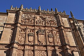 Fachada plateresca de la Universidad de Salamanca[3]​