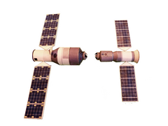 Tiangong 2 un Shenzhou 11 (pa labi) papīra modelis