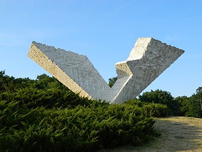 Споменик стрељаним ђацима и професорима - „V/3”, Крагујевац 1963.