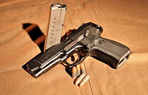 Оружие (каноны) 300px-9mm_Yarygin_pistol_PYa