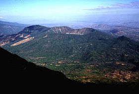 Vue du volcan depuis le sud-est.