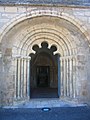 Romanisches Portal der Kirche von Ainay-le-Château (12. Jh.)