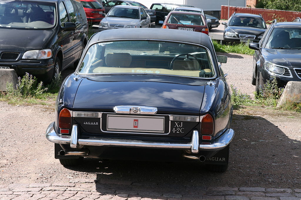 FileJaguar XJ 42C 1975 rearjpg