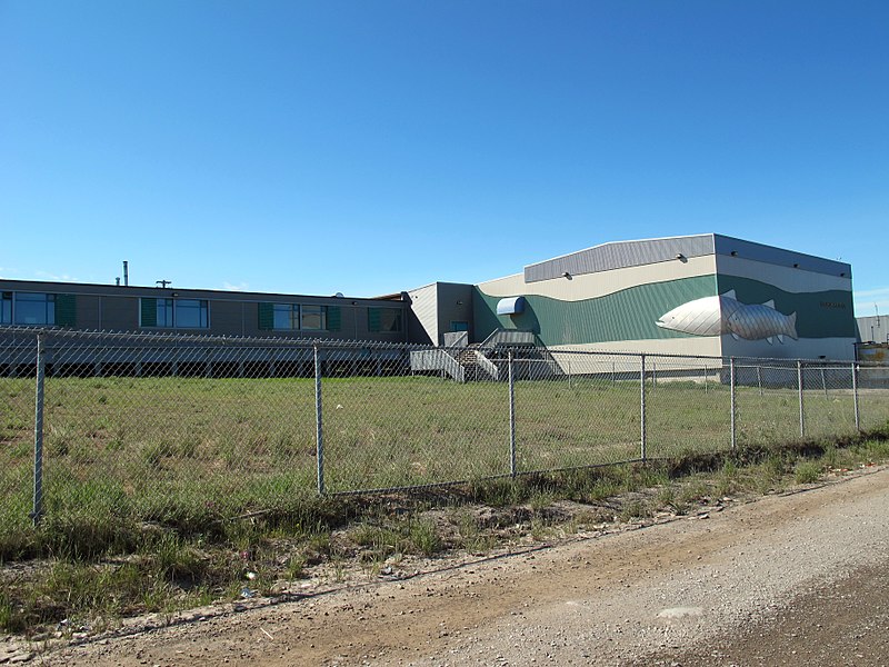 File:Kugluktuk High School.jpg