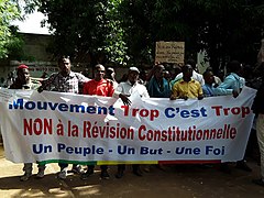Manifestants contre le référendum de révision constitutionnelle organisé par la junte au Mali en juin 2023.