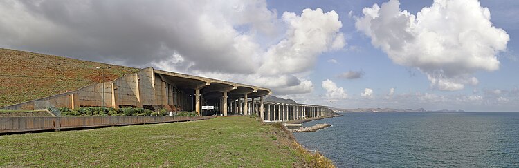 Эстакадная конструкция взлётно-посадочной полосы аэропорта Мадейра