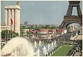 Trocadéro mit deutschem Pavillon (links), belgischem Pavillon (rot) und Eiffelturm