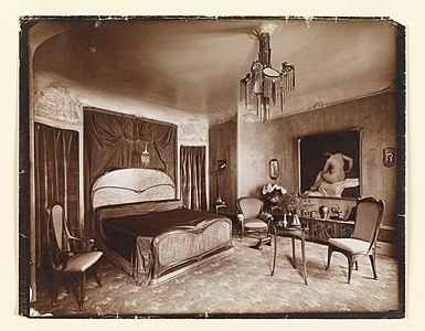 Madame Guimard's bedroom (1909)