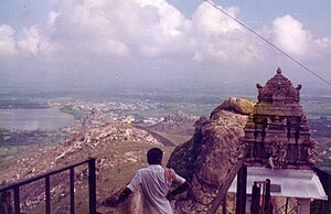 Gambar bandar jarak jauh dari kuil Lakshmi Narasimha Swamy.