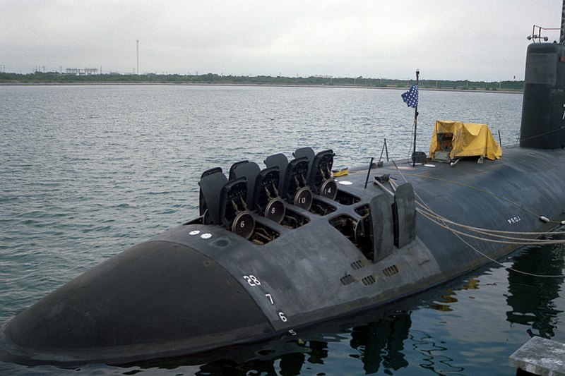 File:USS Santa Fe (SSN-763) VLS doors open.jpg