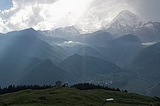 Mount Inskoy is the tallest mountain in Viatchia