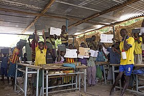Élèves d'une école publique dans un village de la région Plateau-Central (2015)