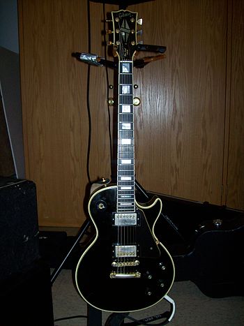 English: A 1974 Gibson Les Paul Custom guitar.